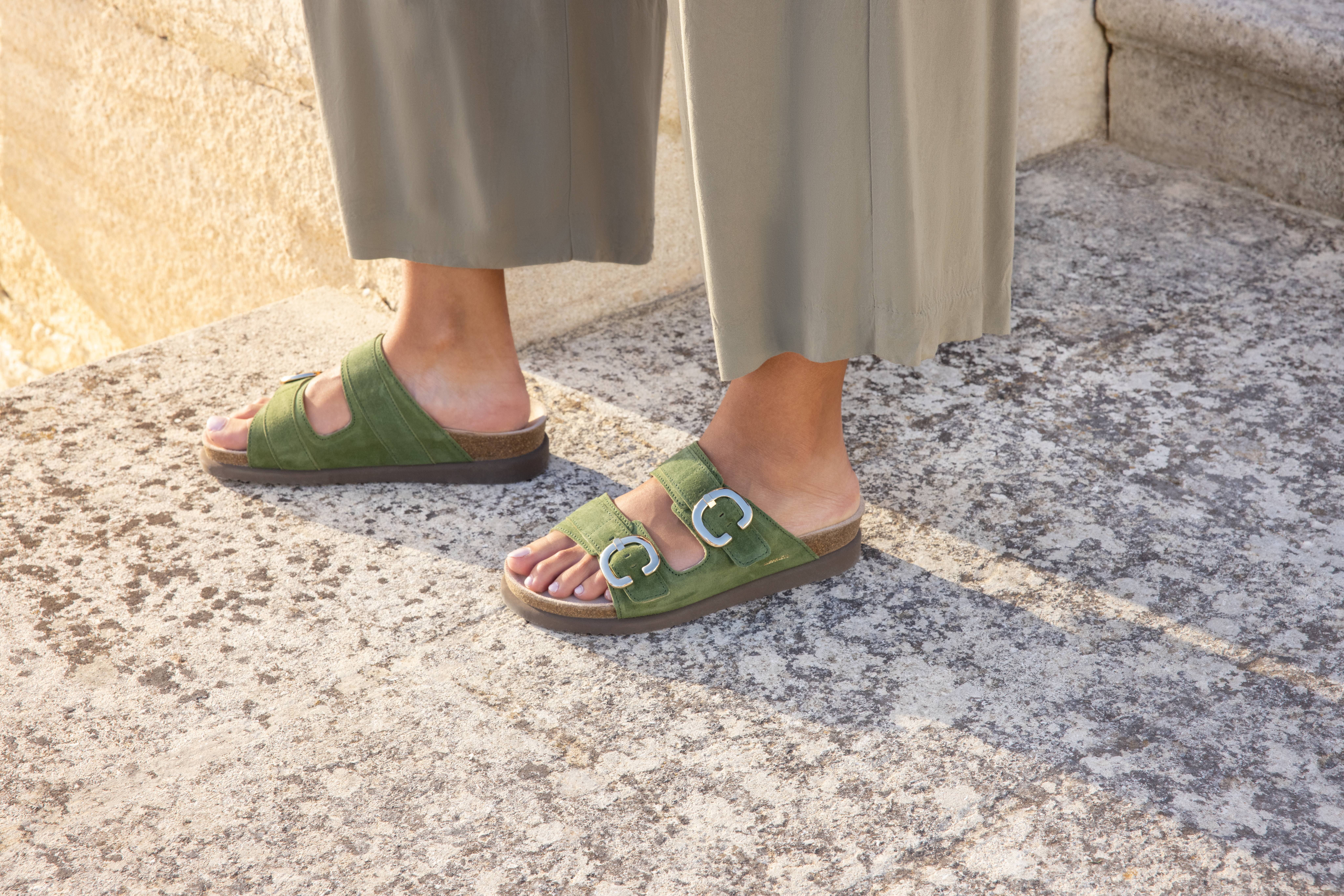 mules femme modèle Iara Vert olive - Mephisto